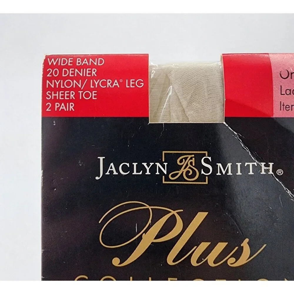 Jaclyn Smith pairs jaclyn